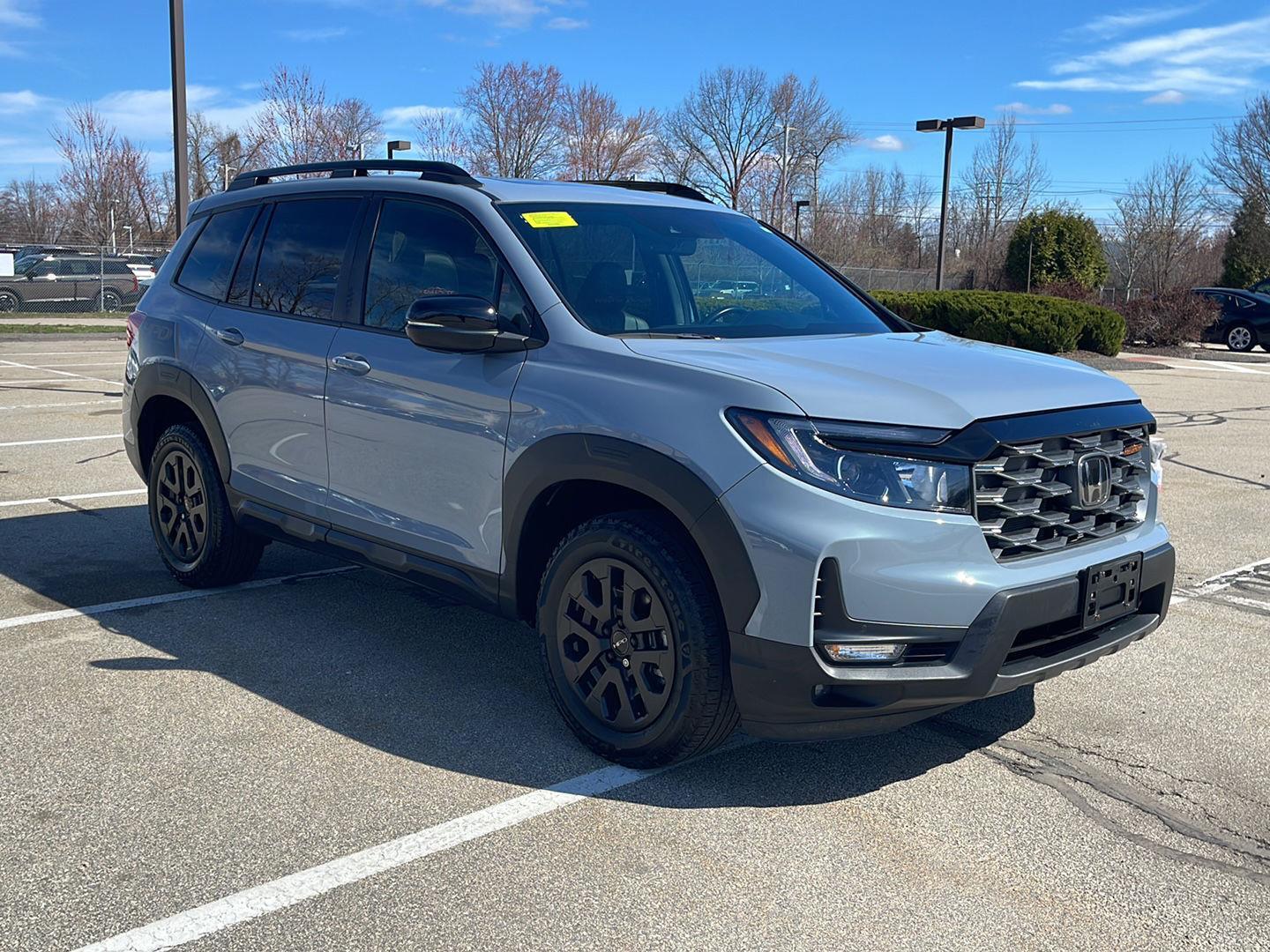 View vehicle photo 3