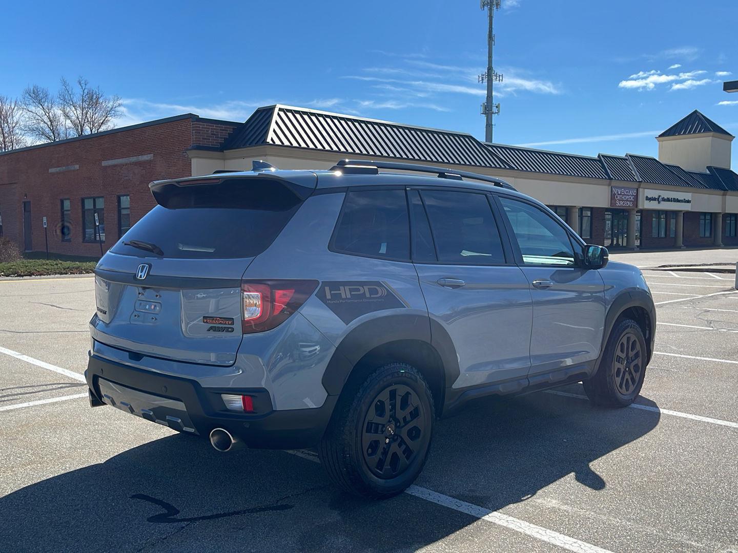 View vehicle photo 5