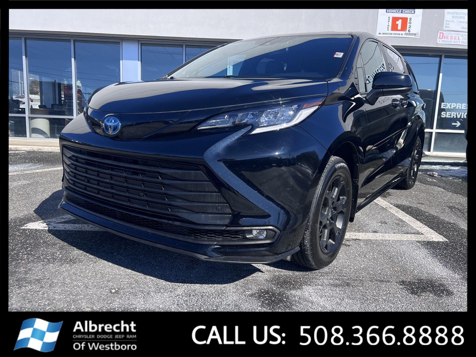 2025 Toyota Sienna Woodland Edition 7-Passenger AWD