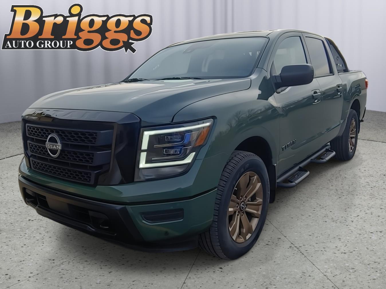 2024 Nissan Titan SV Crew Cab 4WD