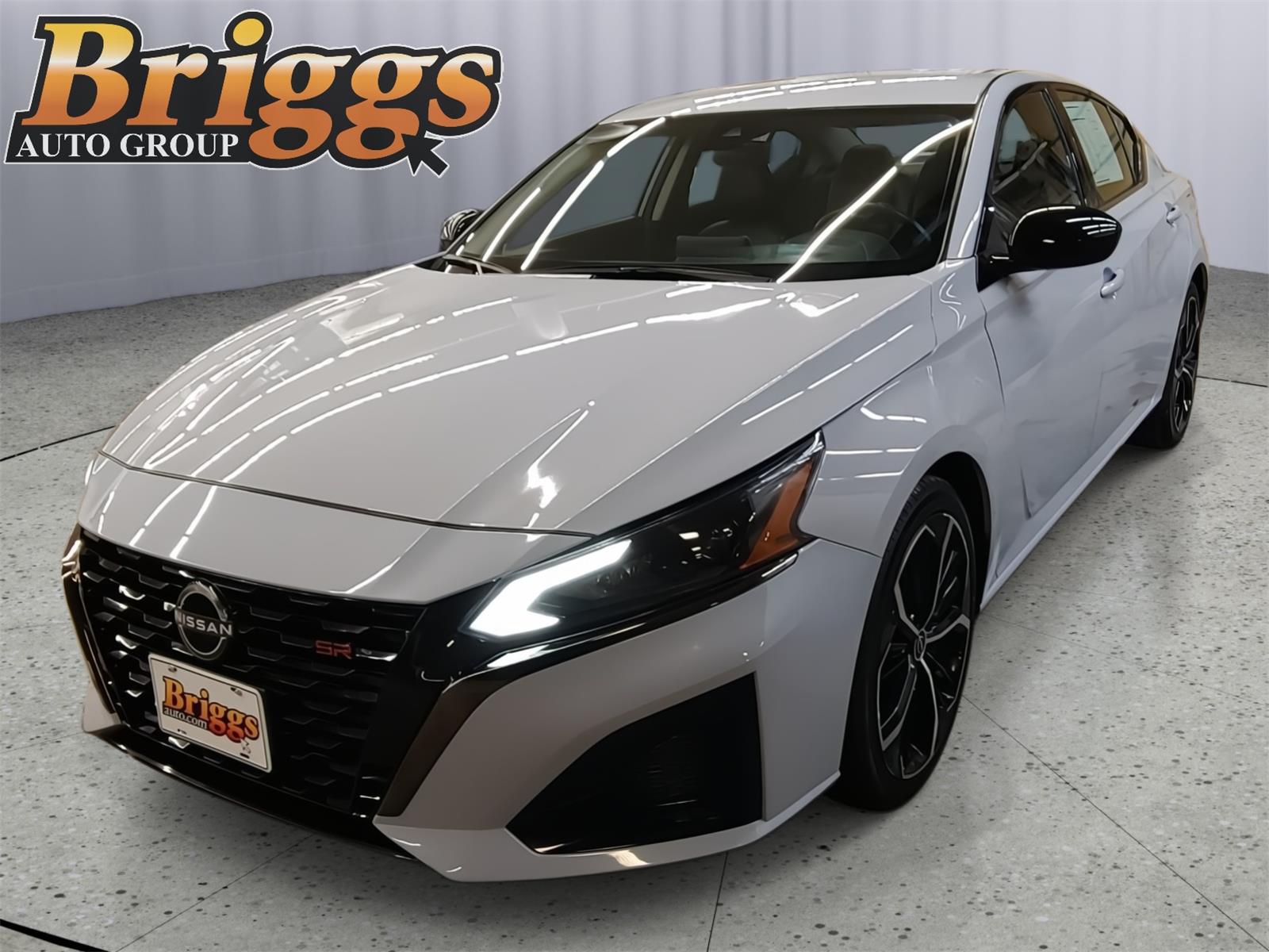 Gray Sky Pearl 2024 Nissan Altima 2.5 SR FWD Sedan Front-Wheel Drive Continuously Variable Transmission