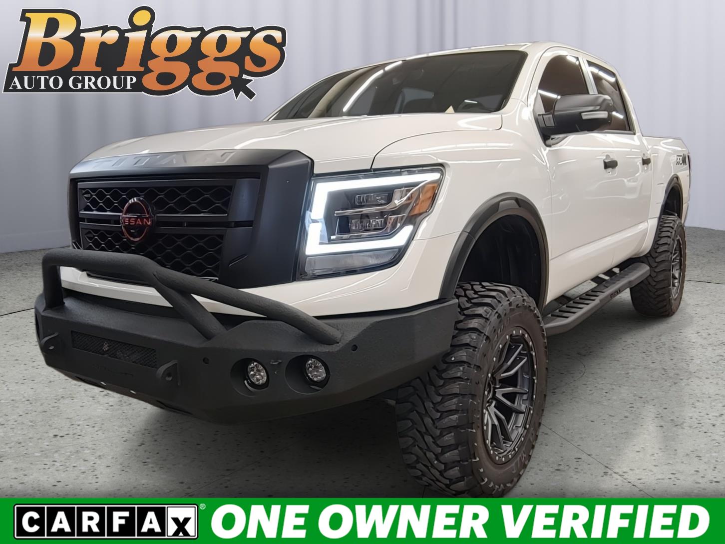 Glacier White 2024 Nissan Titan PRO-4X Crew Cab 4WD Pickup Truck Four-Wheel Drive Automatic