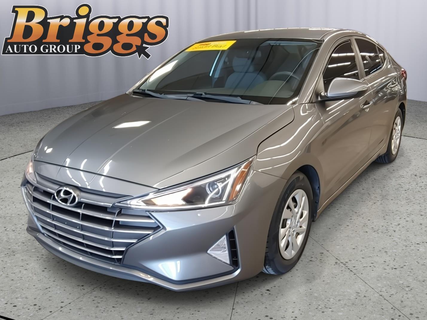 Machine Gray 2019 Hyundai Elantra SE FWD Sedan Front-Wheel Drive Automatic