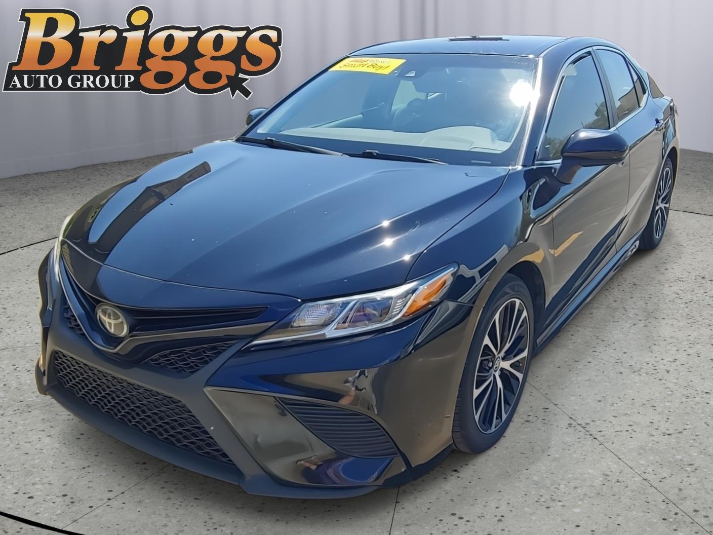 2019 Toyota Camry SE FWD