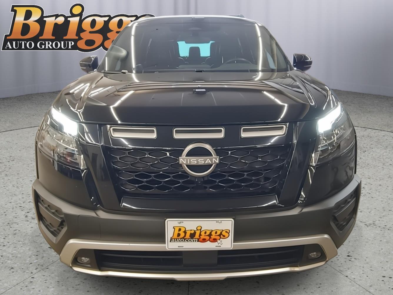 View vehicle photo 2