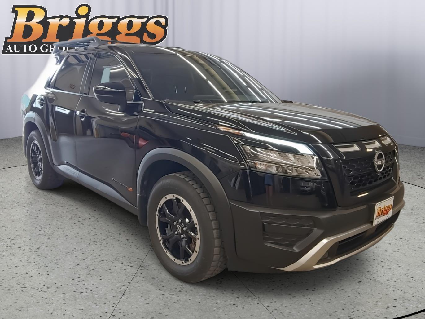 View vehicle photo 4