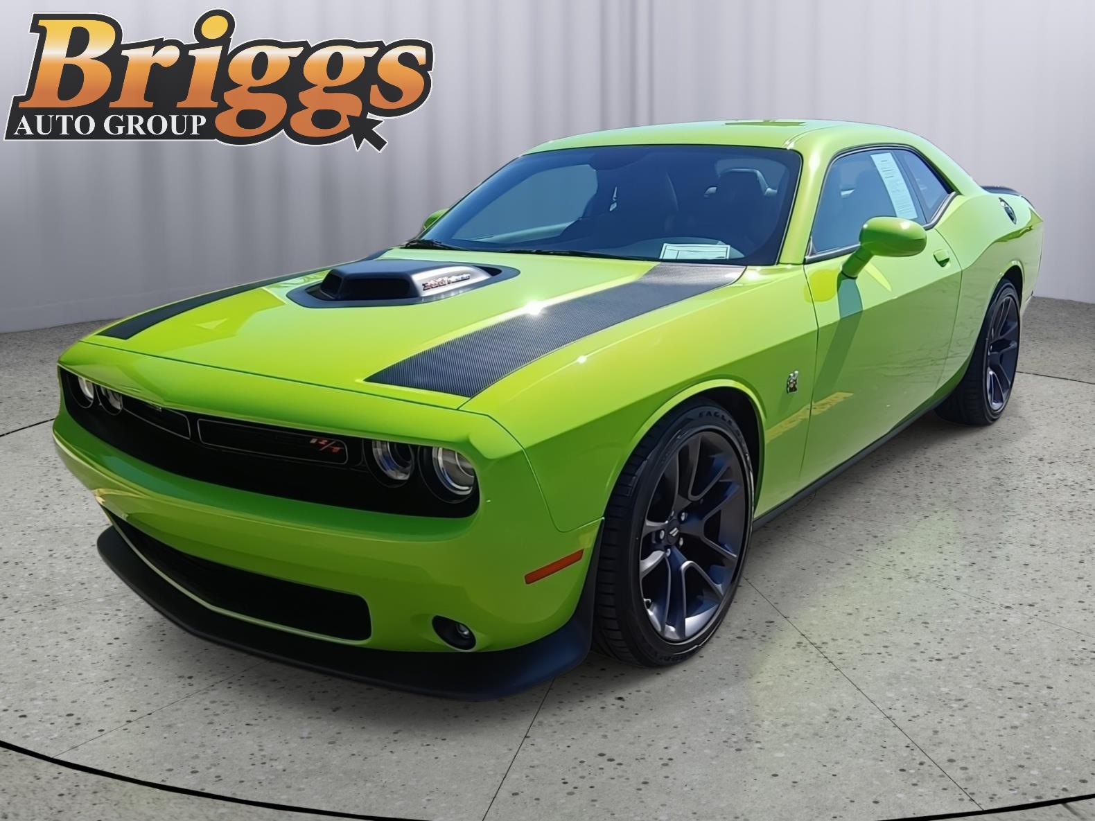 Green (Sublime Metallic Clearcoat) 2023 Dodge Challenger R/T Scat Pack RWD Coupe Rear-Wheel Drive 6-Speed Manual