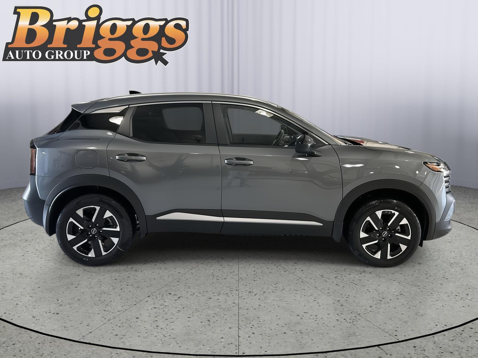 View vehicle photo 7