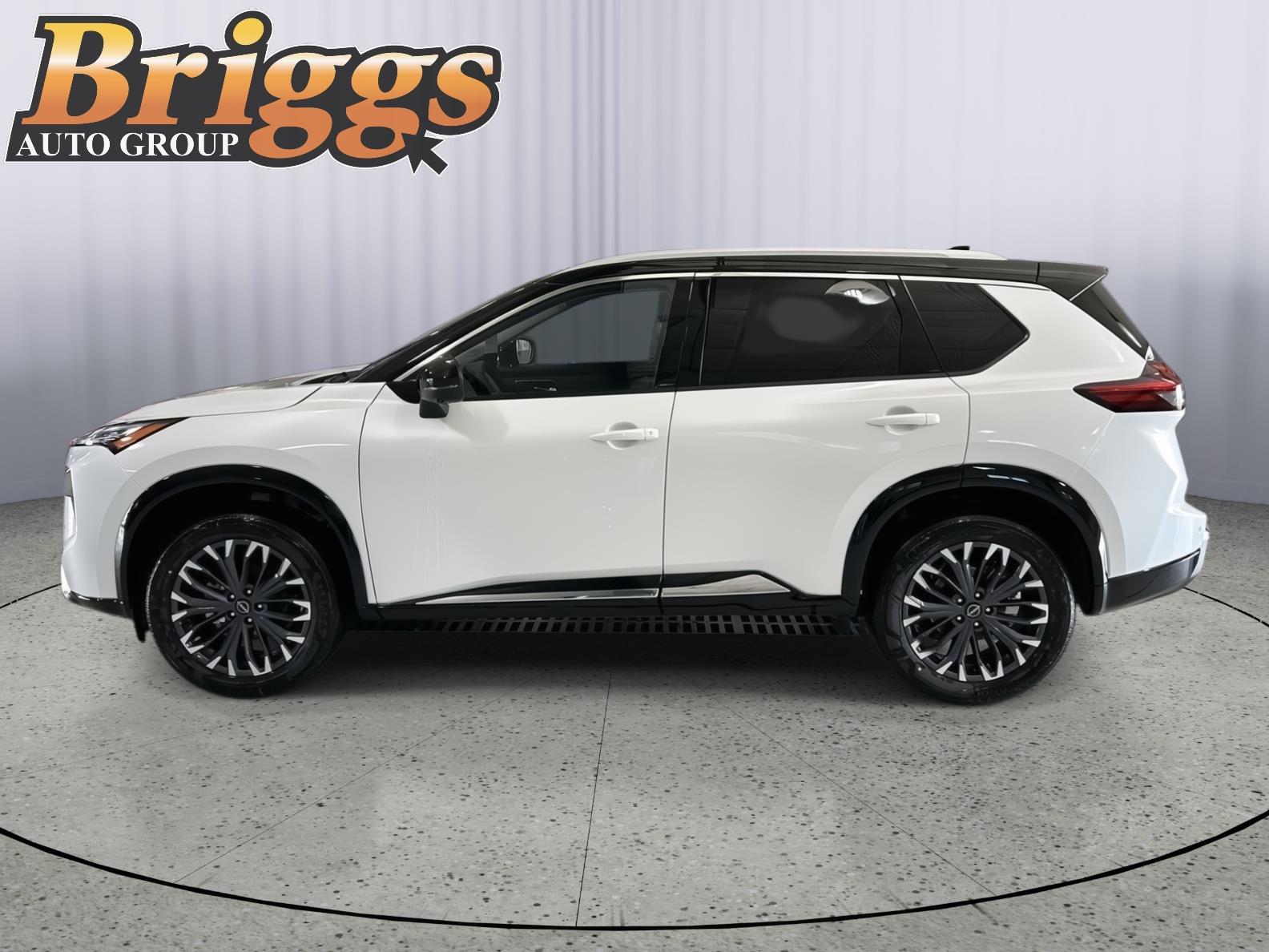 View vehicle photo 3