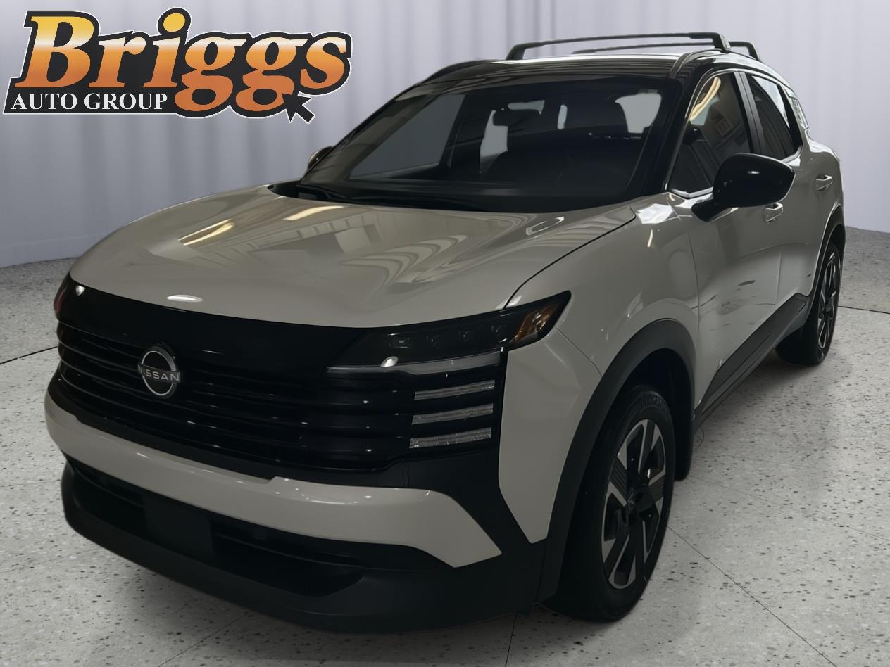 Aspen White Tricoat/Super Black 2026 Nissan Kicks SUV / Crossover All-Wheel Drive Continuously Variable Transmission