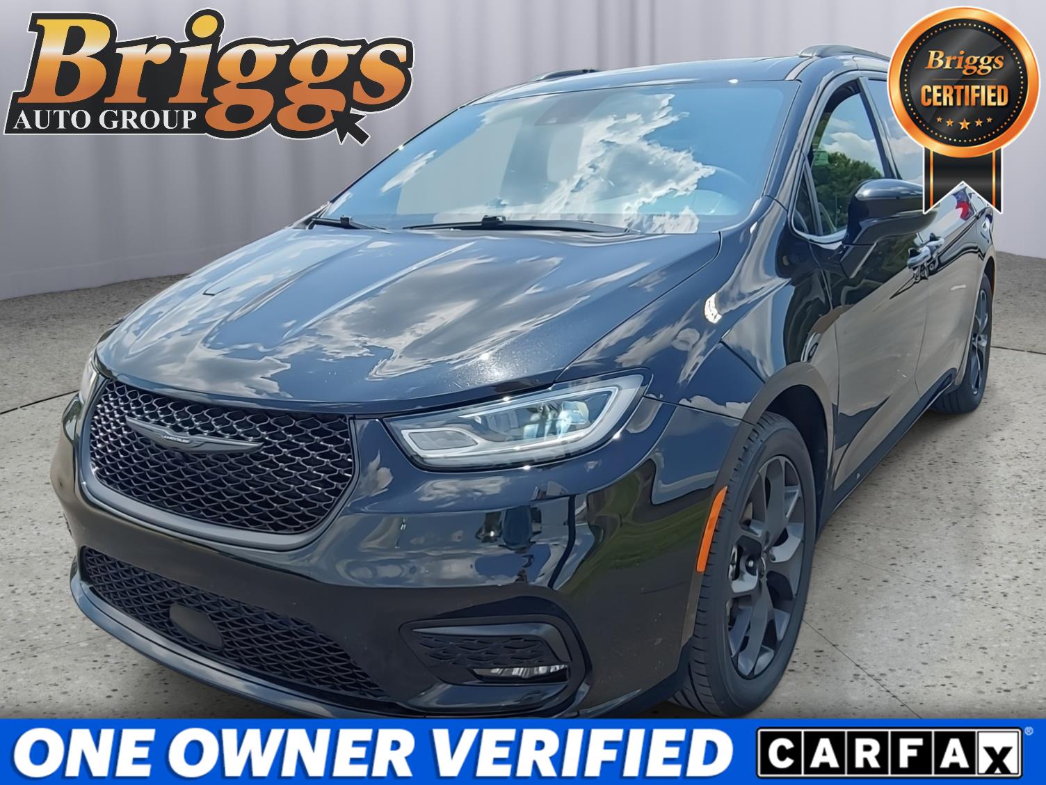 Diamond Black Crystal Pearlcoat 2025 Chrysler Pacifica Minivan Front-Wheel Drive 9-Speed Automatic