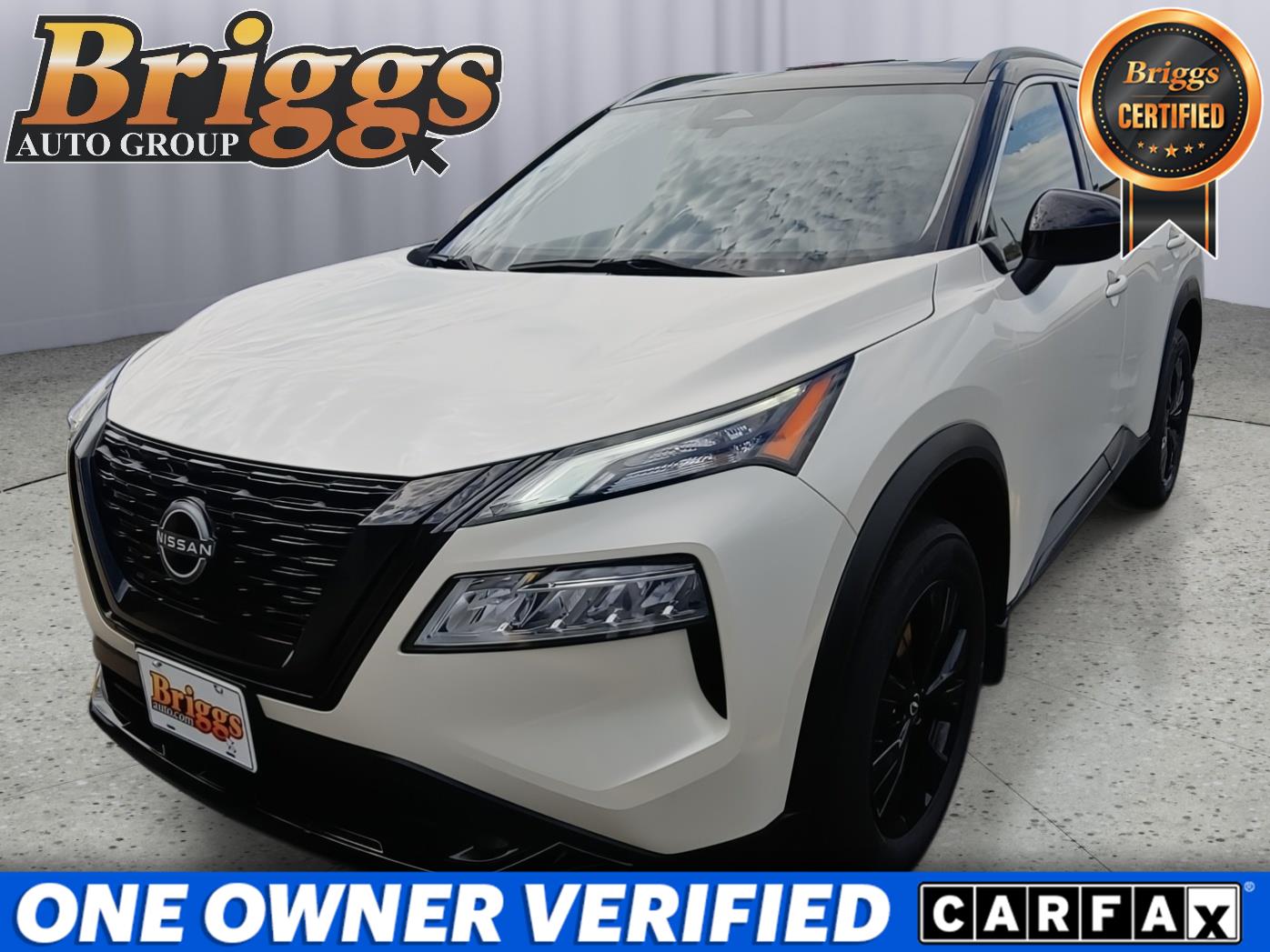 Pearl White Tricoat/Super Black 2023 Nissan Rogue SUV / Crossover All-Wheel Drive Continuously Variable Transmission
