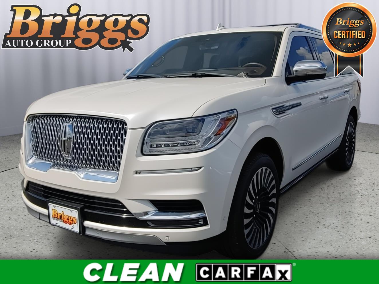 White Platinum Metallic Tri-Coat 2019 Lincoln Navigator SUV / Crossover Four-Wheel Drive Automatic