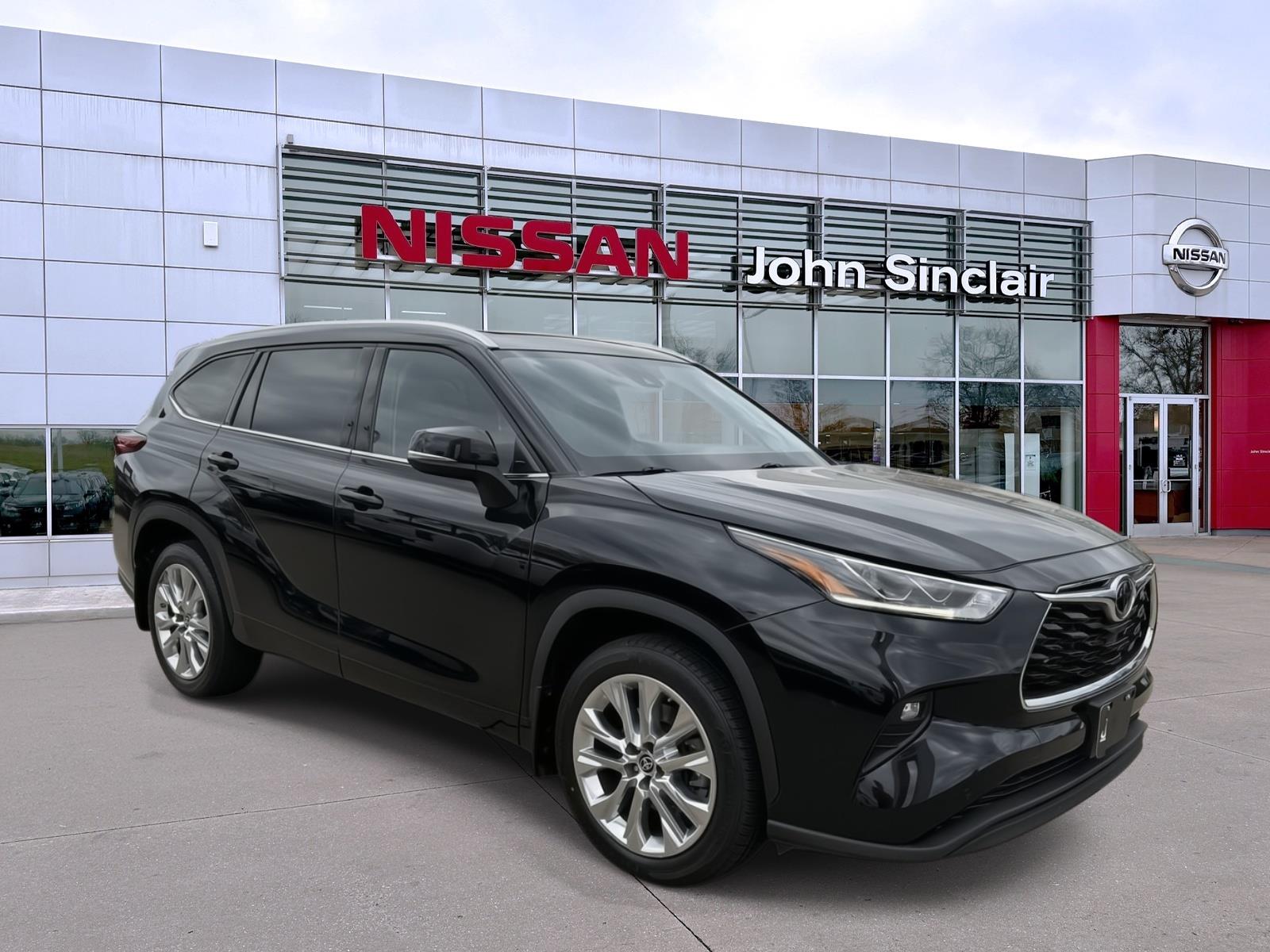 Midnight Black Metallic 2023 Toyota Highlander Limited AWD SUV / Crossover All-Wheel Drive 8-Speed Automatic