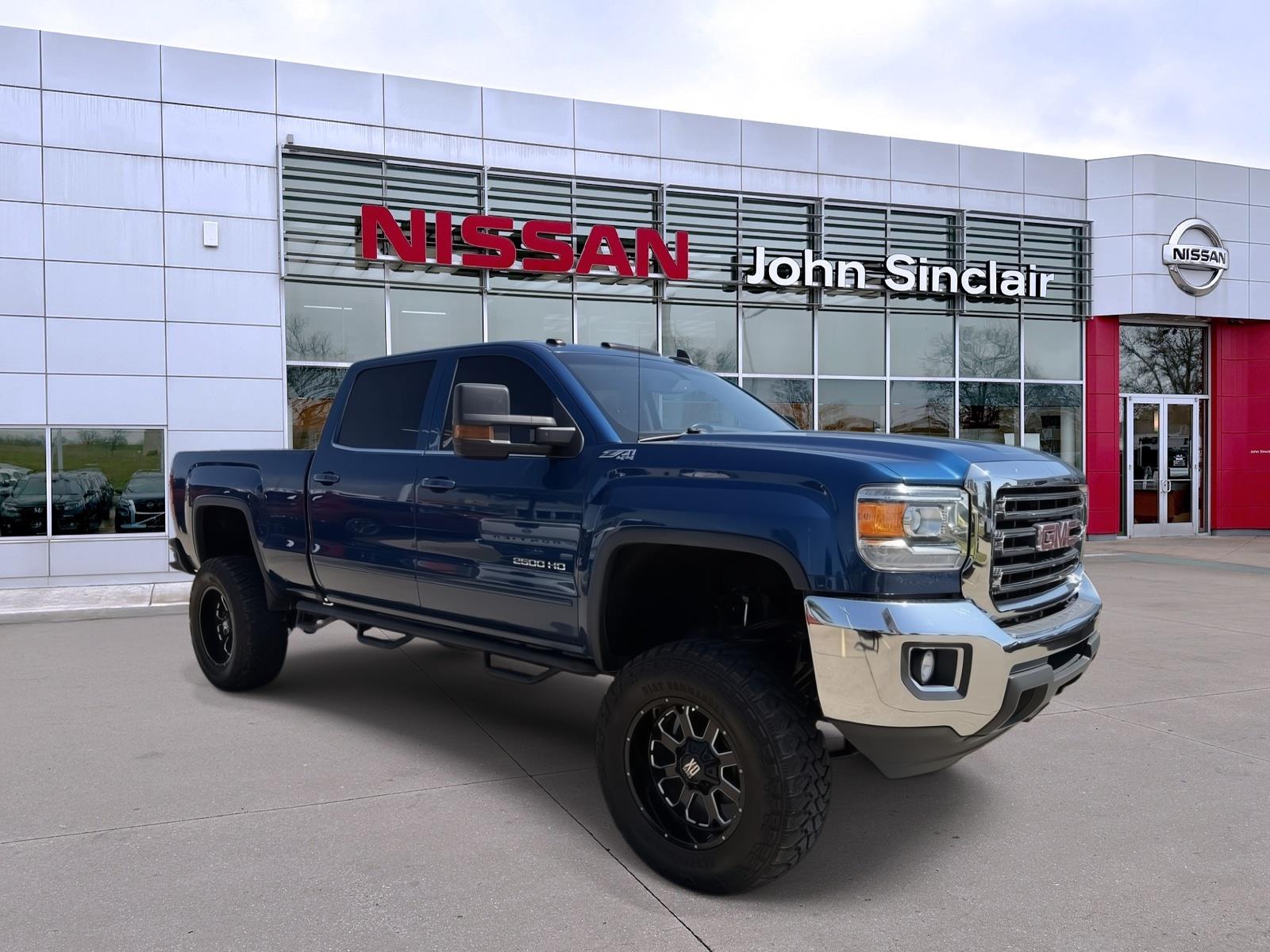 Stone Blue Metallic 2018 GMC Sierra 2500HD SLE Crew Cab SB 4WD Pickup Truck Four-Wheel Drive 6-Speed Automatic