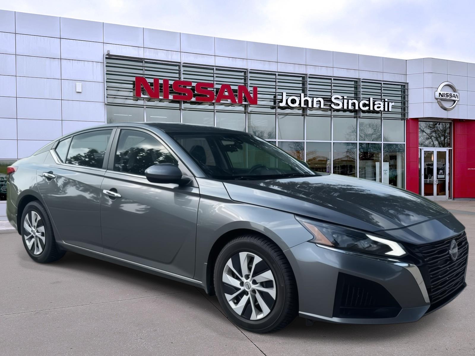Gray (Gun Metallic) 2023 Nissan Altima Sedan Front-Wheel Drive Continuously Variable Transmission
