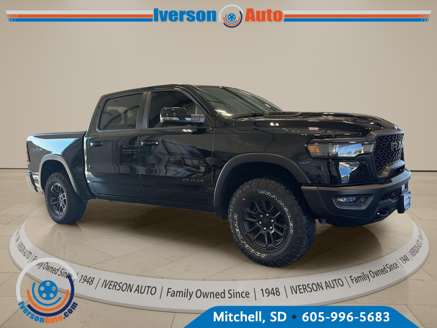 Diamond Black Crystal Pearlcoat 2025 RAM 1500 Pickup Truck Four-Wheel Drive 8-Speed Automatic