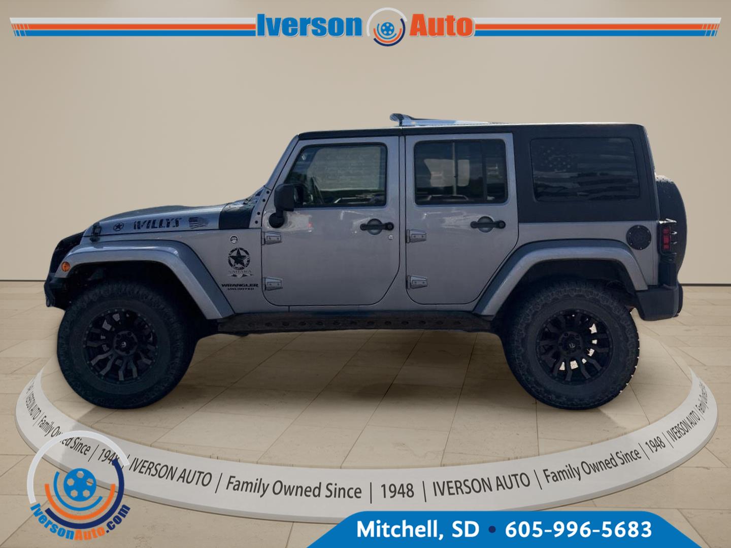 Used 2016 Billet Silver Metallic Clearcoat Jeep Sahara image 2