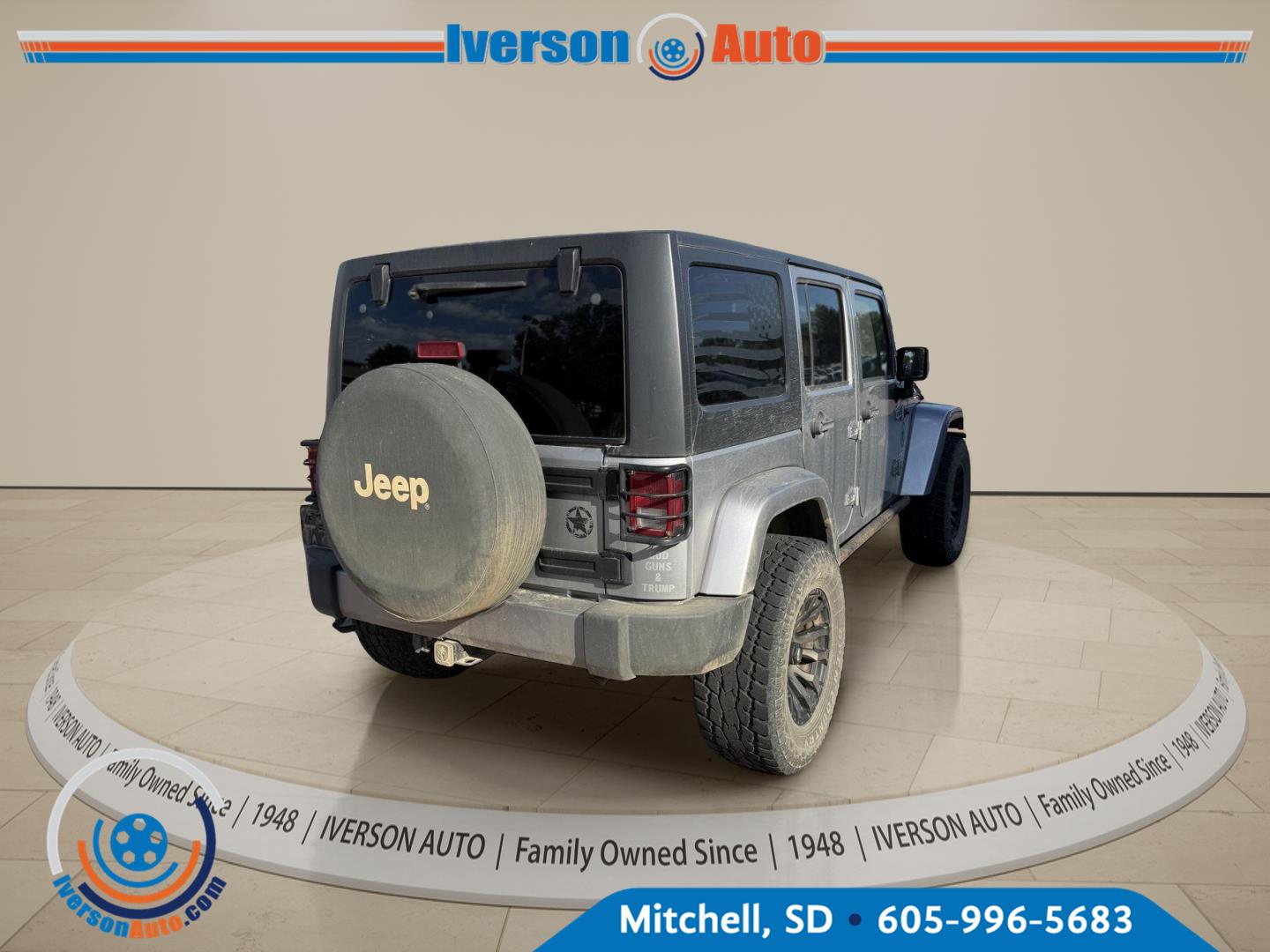 Used 2016 Billet Silver Metallic Clearcoat Jeep Sahara image 4