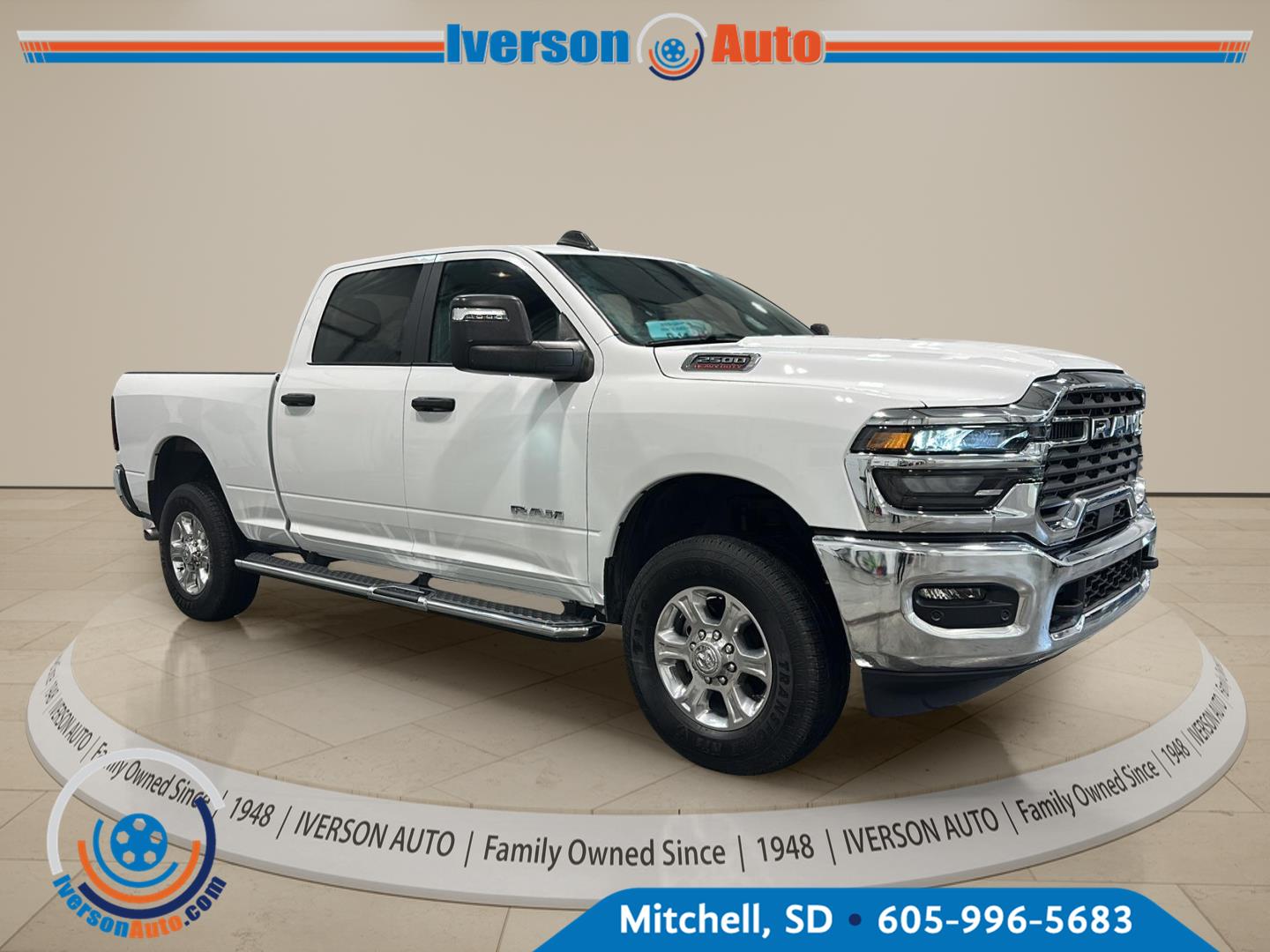 Bright White Clearcoat 2026 RAM 2500 Pickup Truck Four-Wheel Drive 8-Speed Automatic