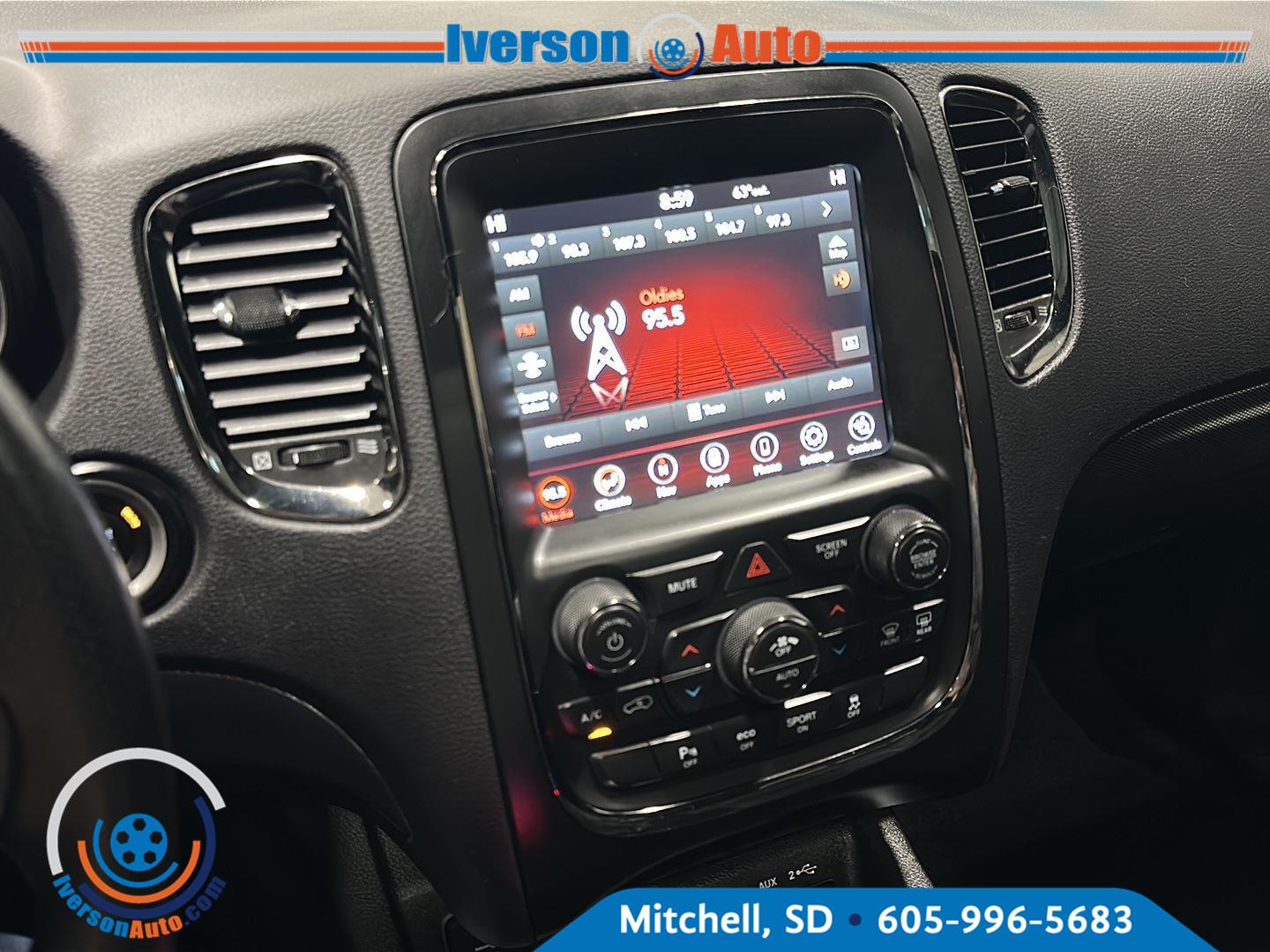 Used 2018 Ivory Tri-Coat Pearl Dodge R/T image 19