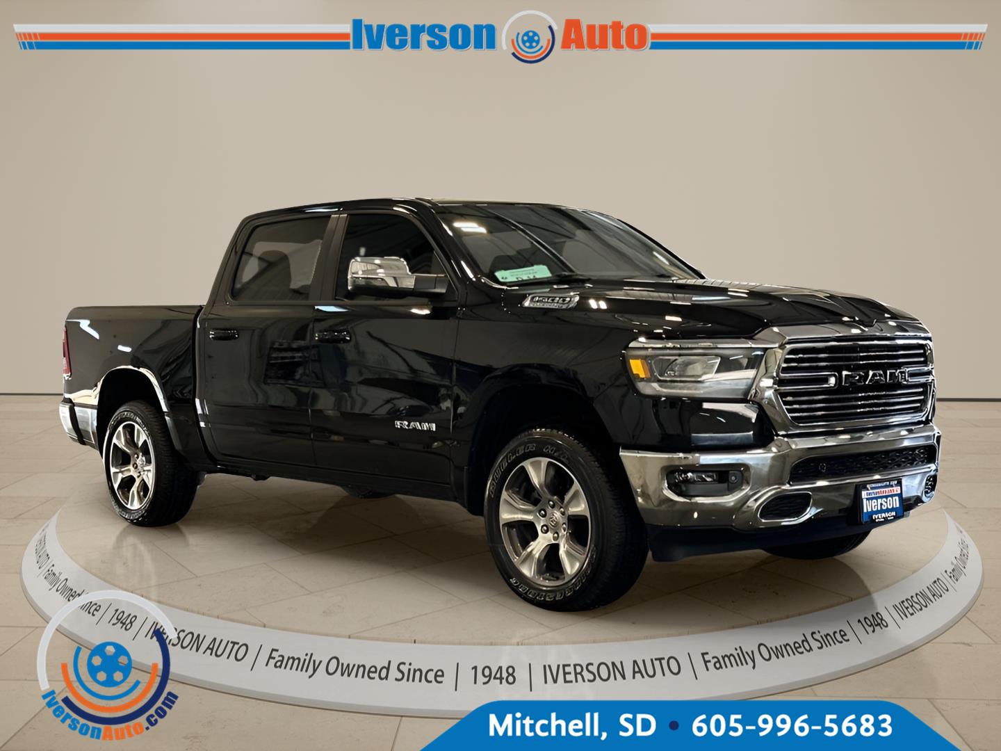 Diamond Black Crystal Pearlcoat 2023 RAM 1500 Pickup Truck Four-Wheel Drive 8-Speed Automatic