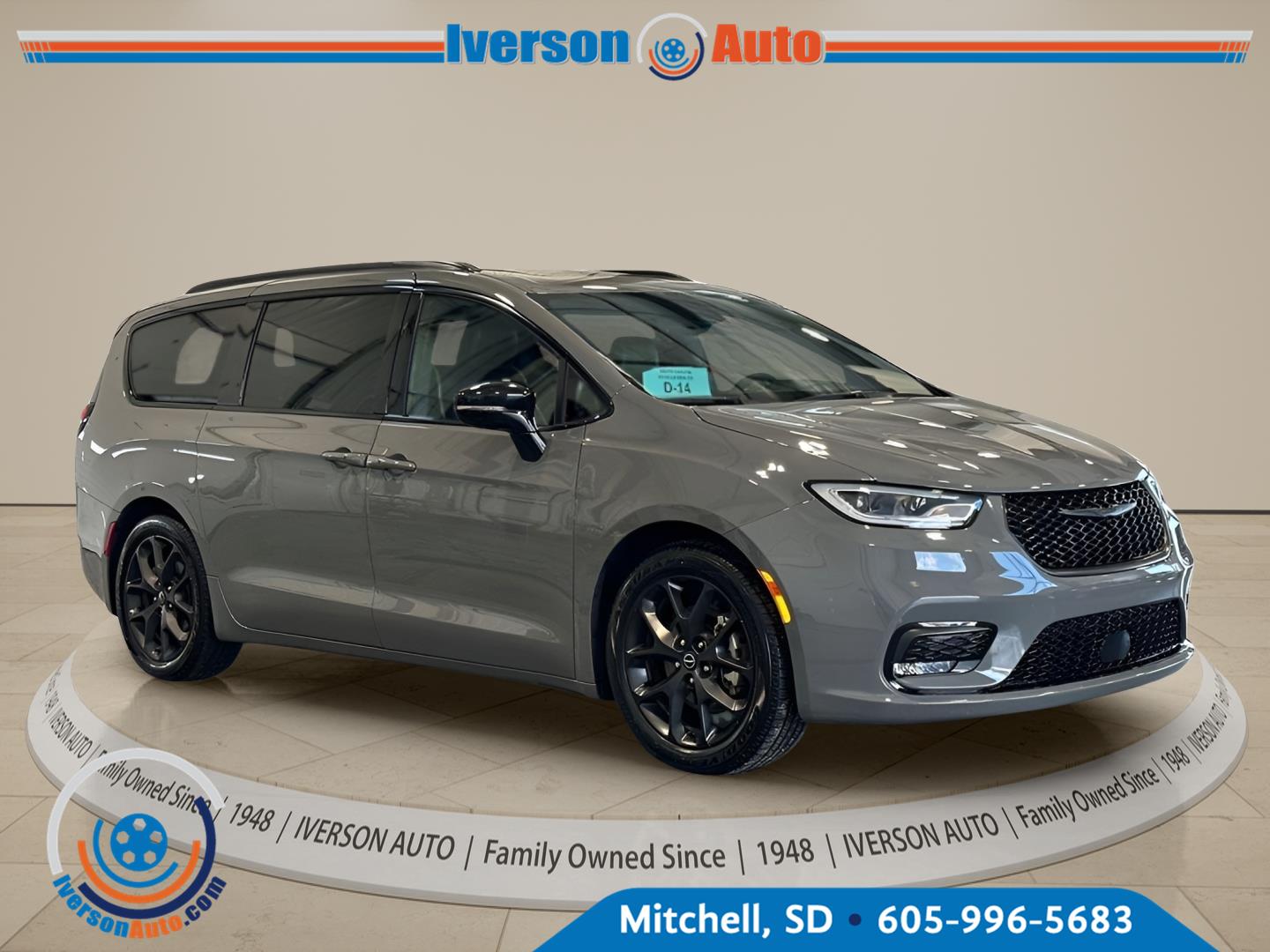  2025 Chrysler Pacifica Limited FWD   