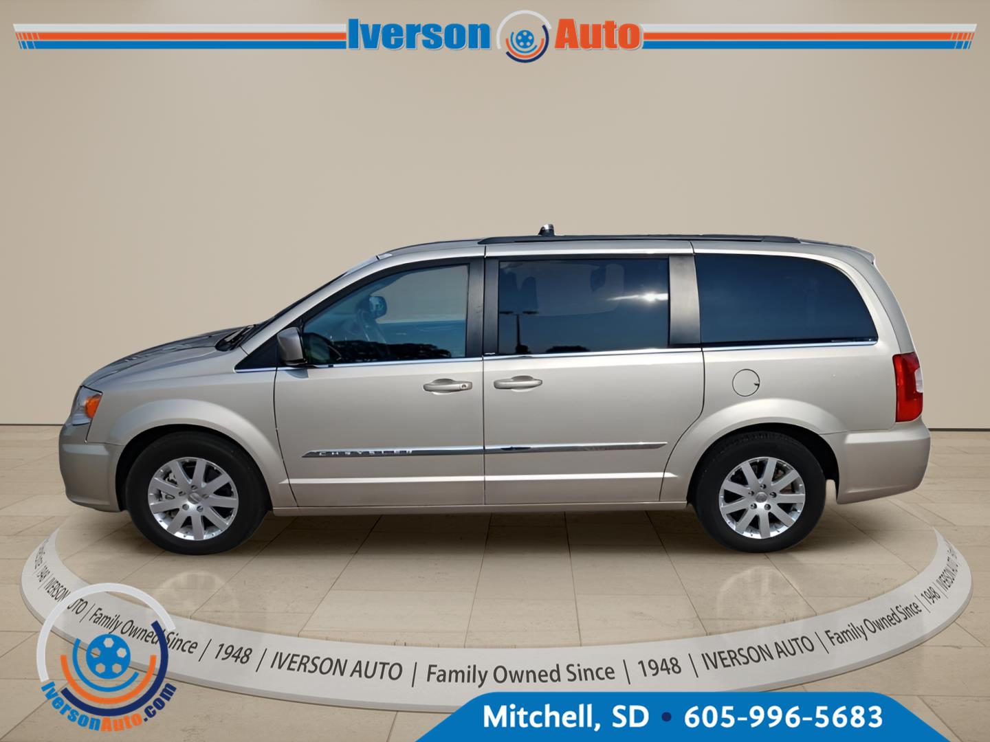 2014 Chrysler Town & Country Touring FWD