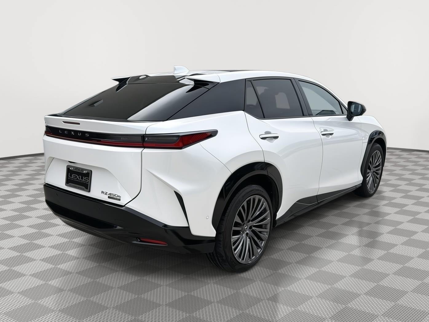 View vehicle photo 6