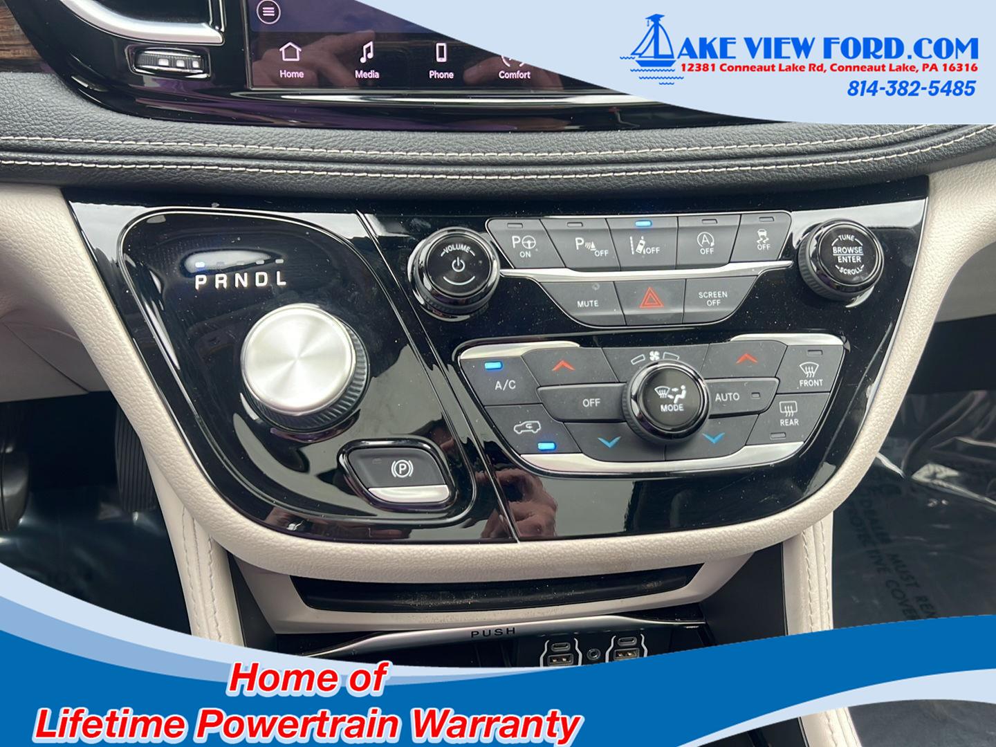 2022 Chrysler Pacifica Limited at McCandless Ford