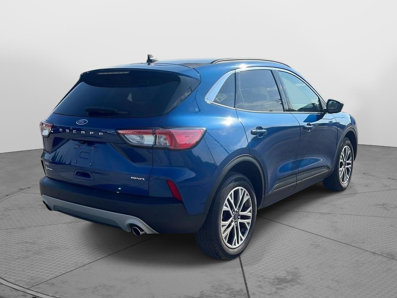 2022 Ford Escape photo 7 of 39