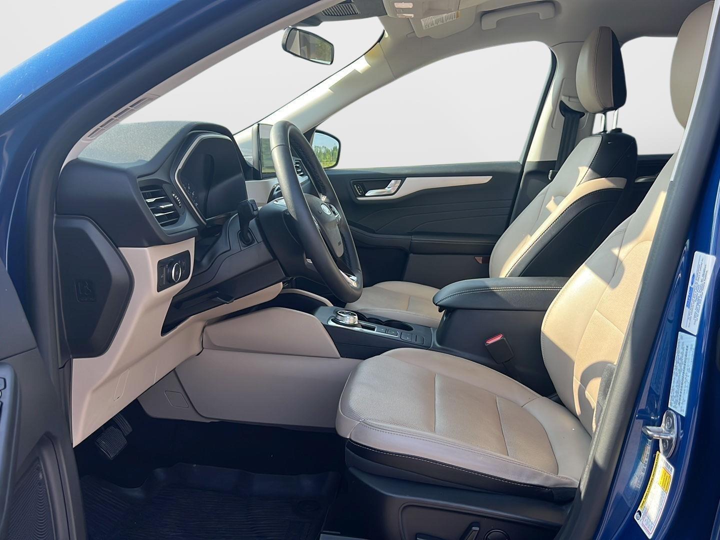 2022 Ford Escape photo 19 of 39