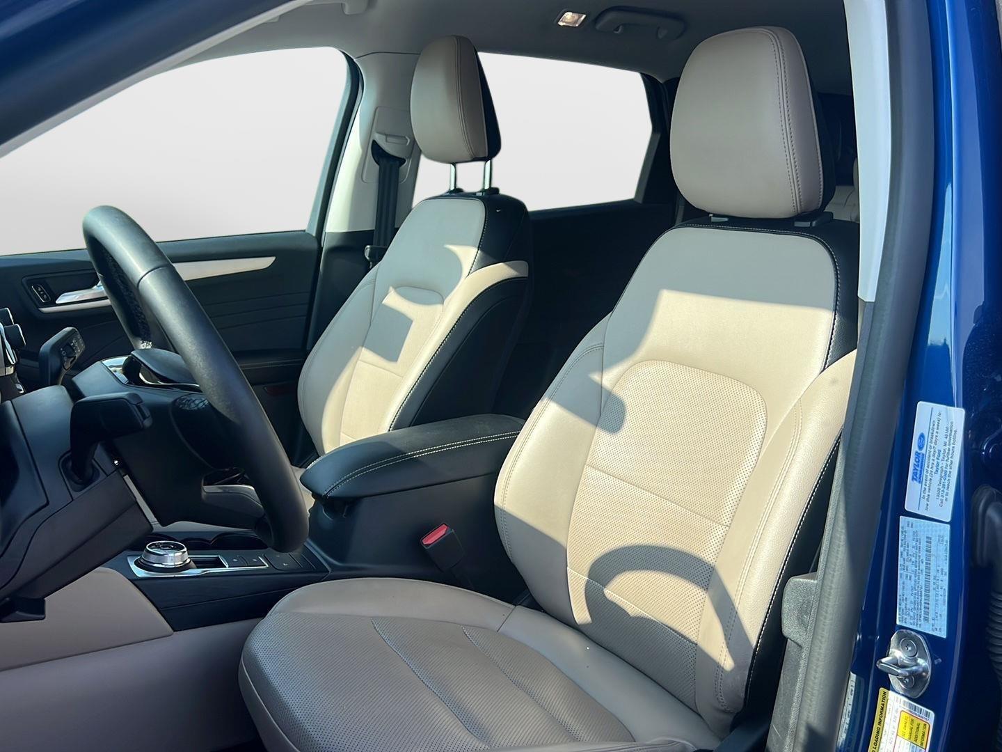 2022 Ford Escape photo 20 of 39