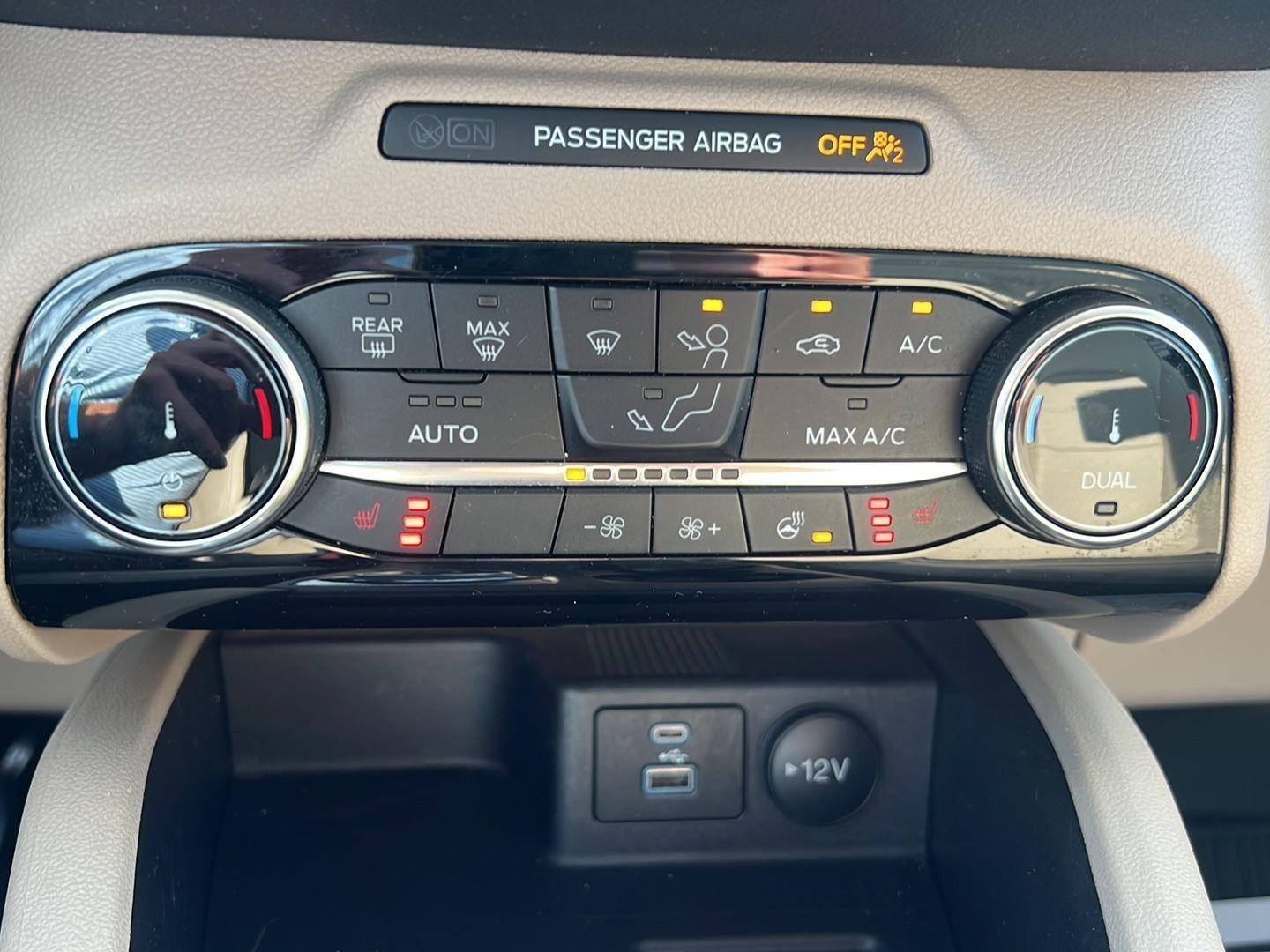 2022 Ford Escape photo 33 of 39