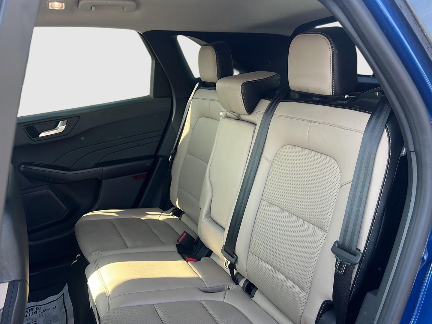 2022 Ford Escape photo 37 of 39