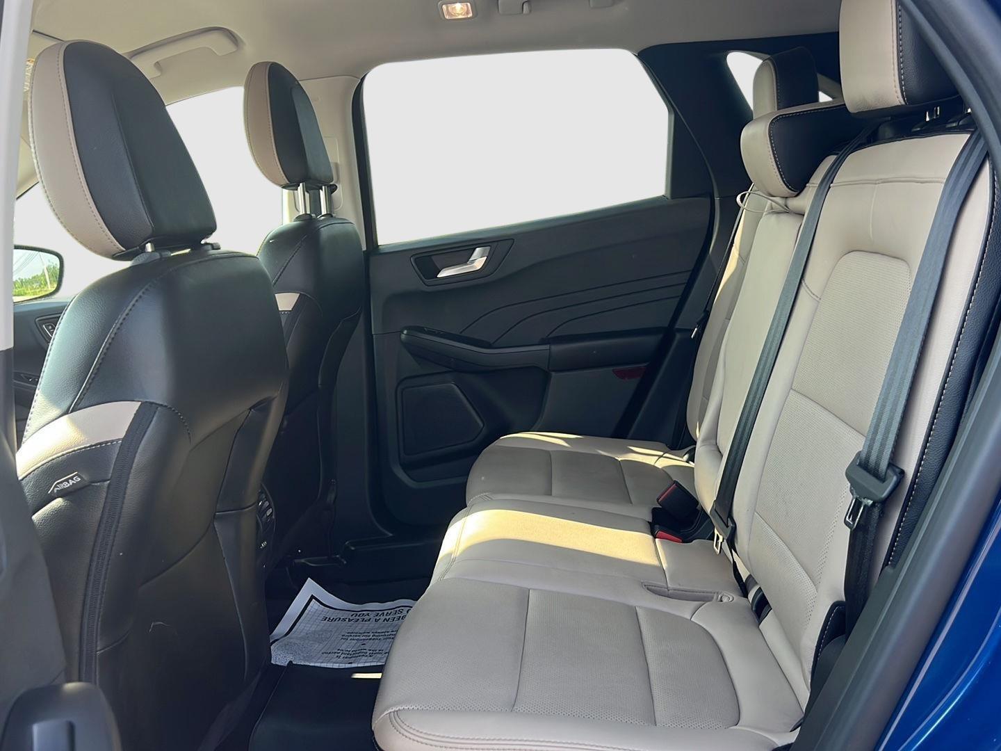 2022 Ford Escape photo 38 of 39
