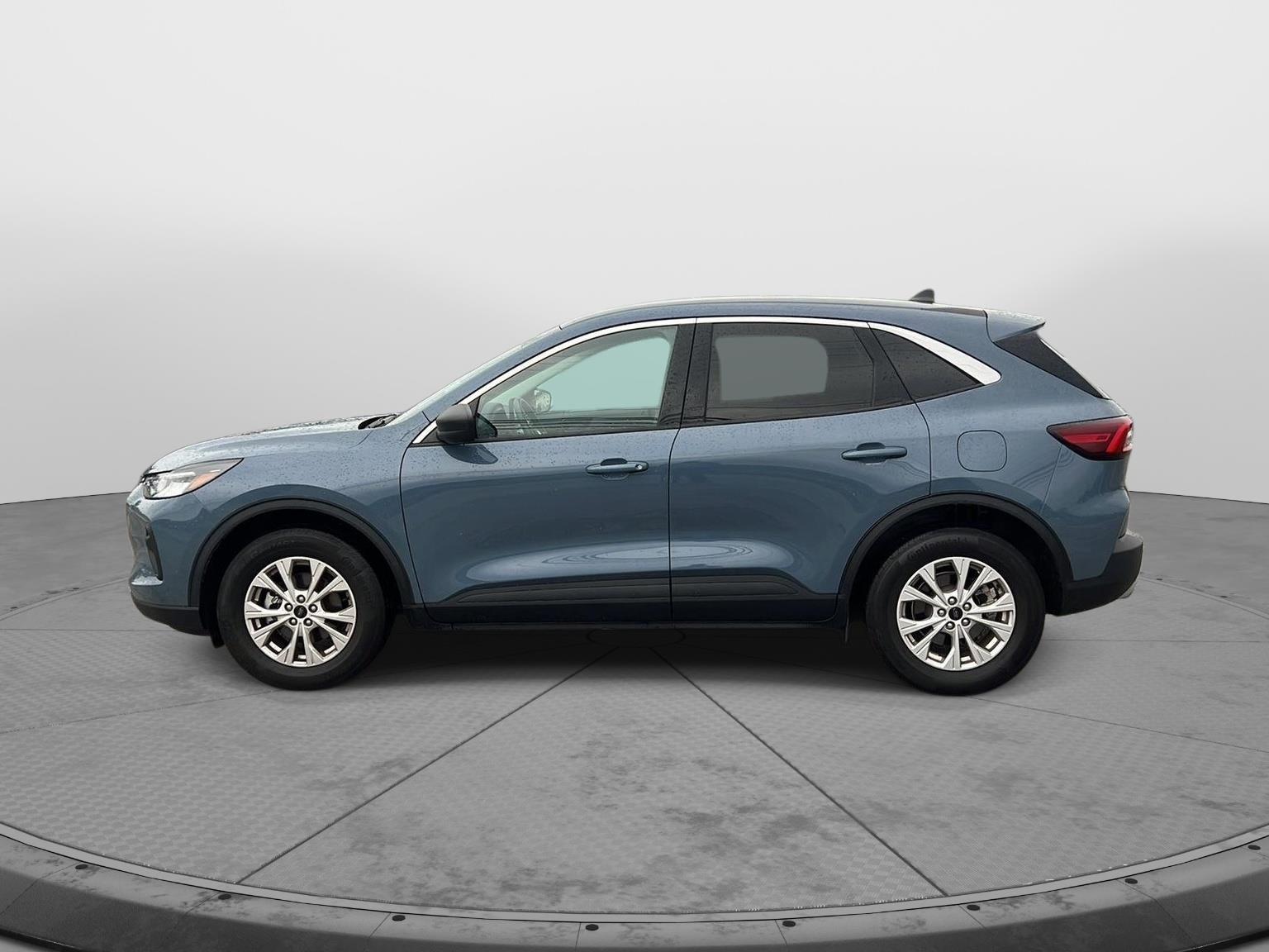2023 Ford Escape photo 5 of 39
