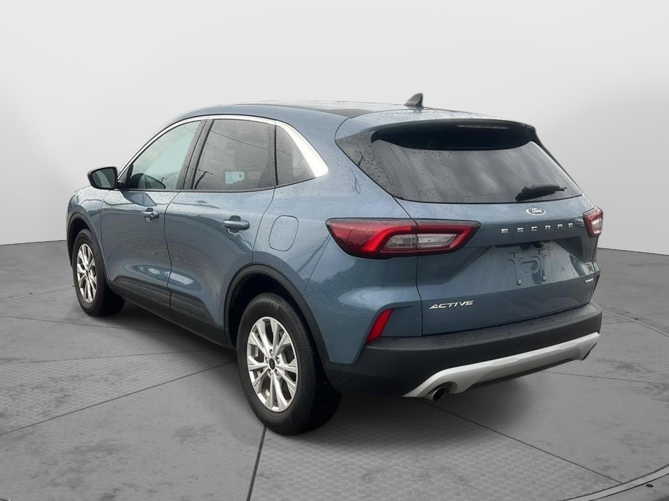2023 Ford Escape photo 6 of 39