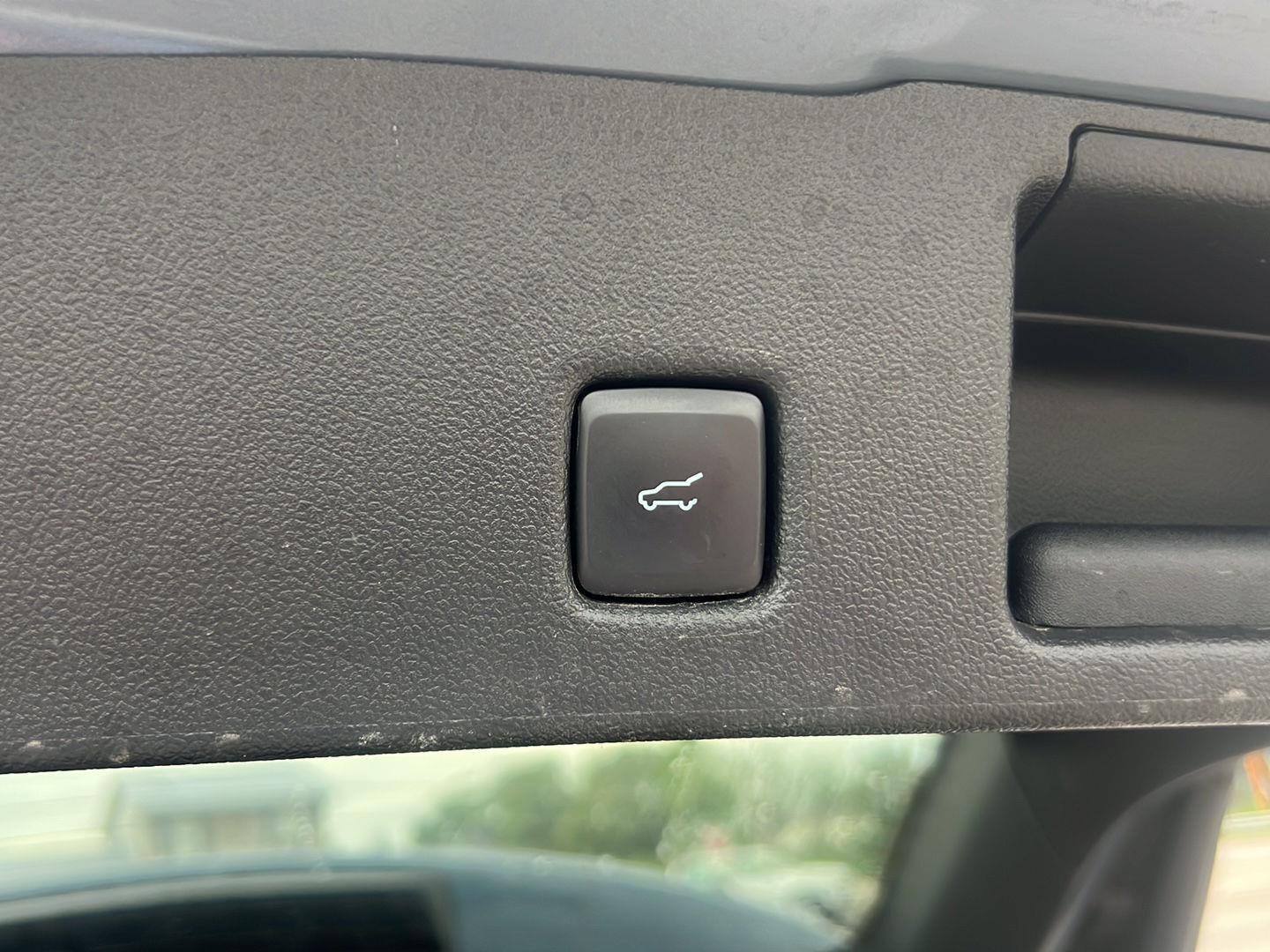 2023 Ford Escape photo 9 of 39