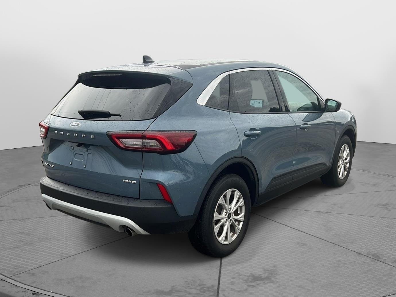 2023 Ford Escape photo 12 of 39