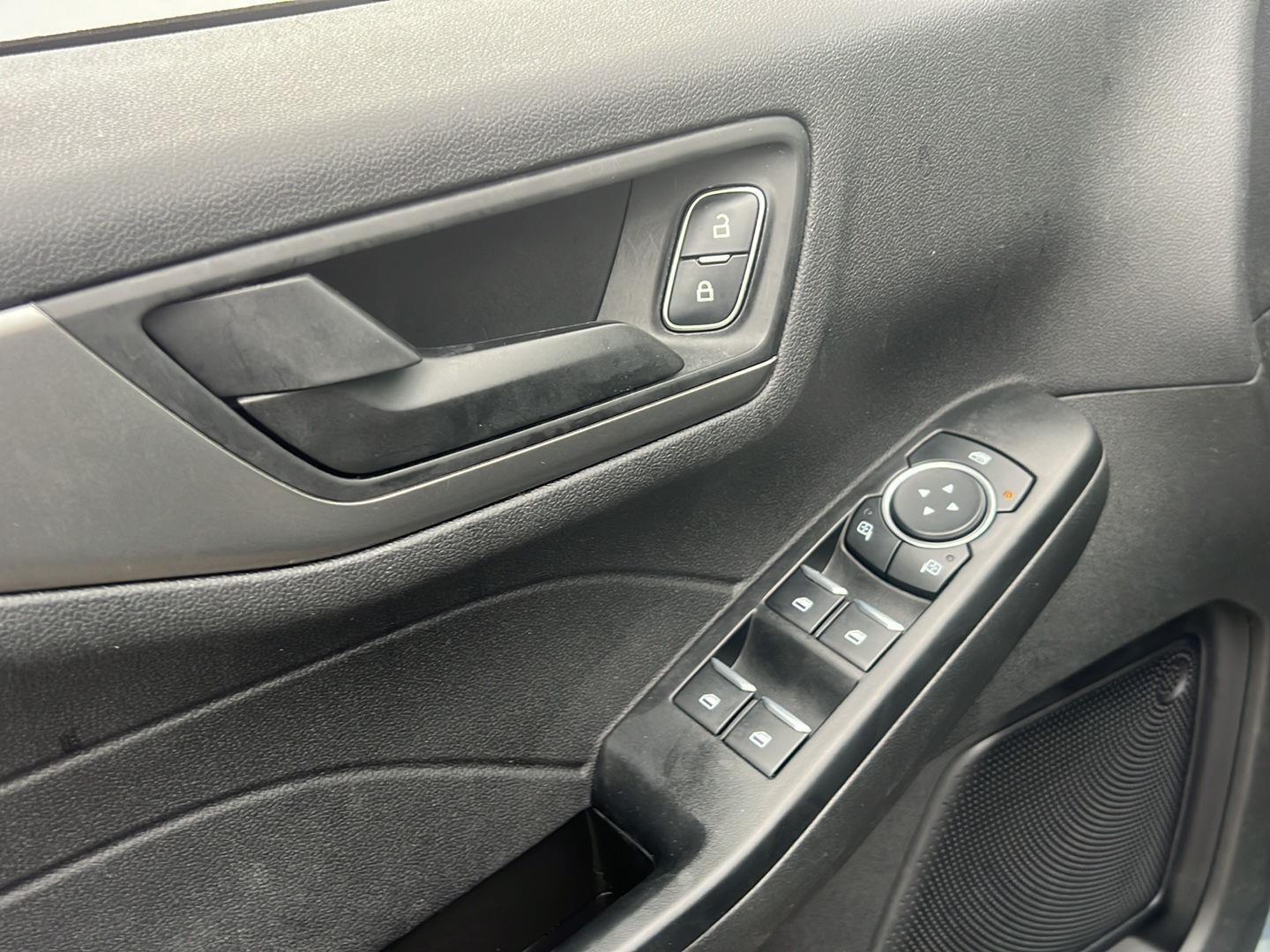 2023 Ford Escape photo 19 of 39