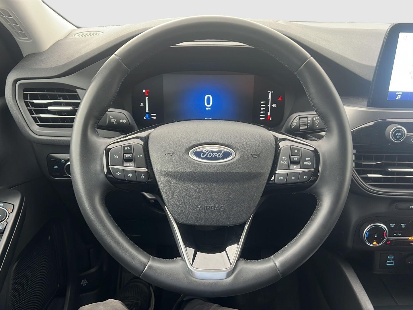 2023 Ford Escape photo 22 of 39