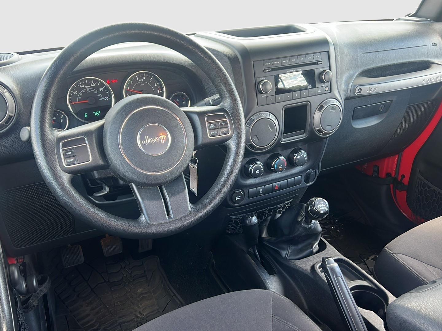 2015 Jeep Wrangler Unlimited photo 2 of 28