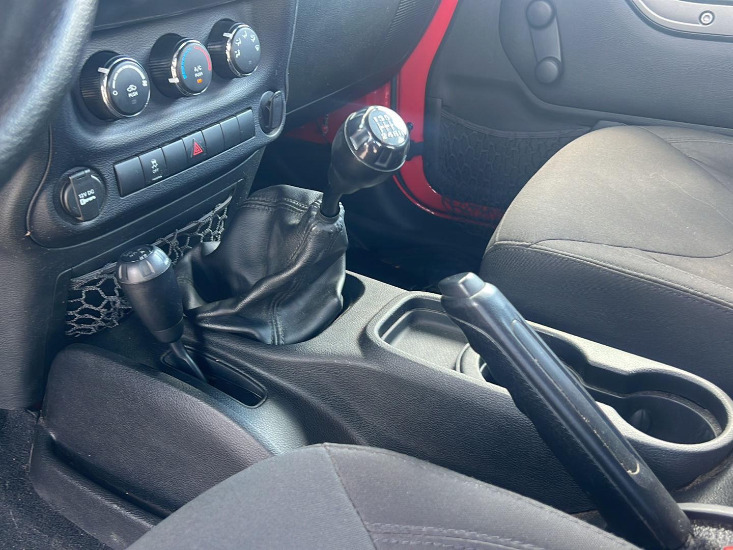 2015 Jeep Wrangler Unlimited photo 4 of 28