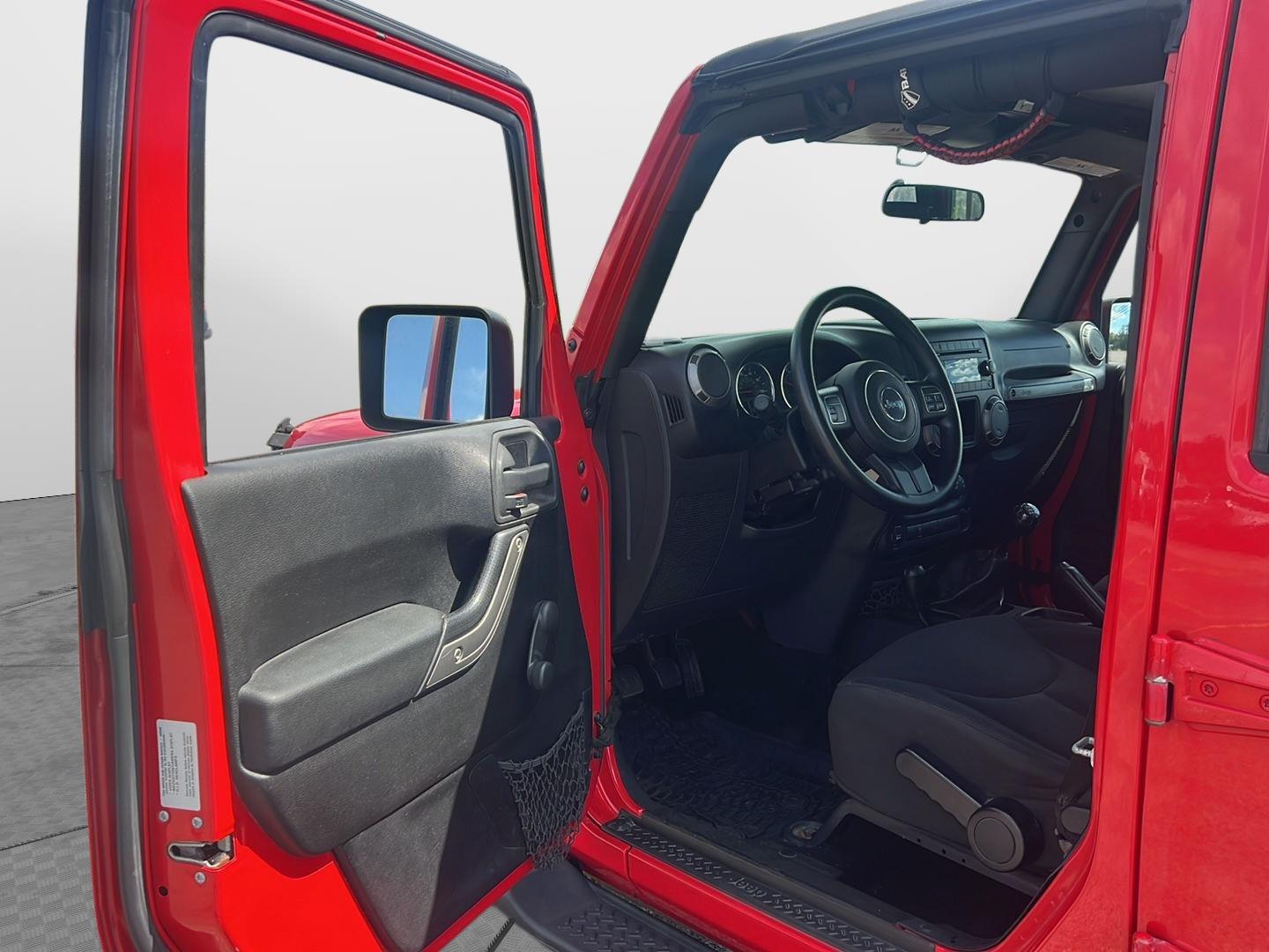 2015 Jeep Wrangler Unlimited photo 15 of 28