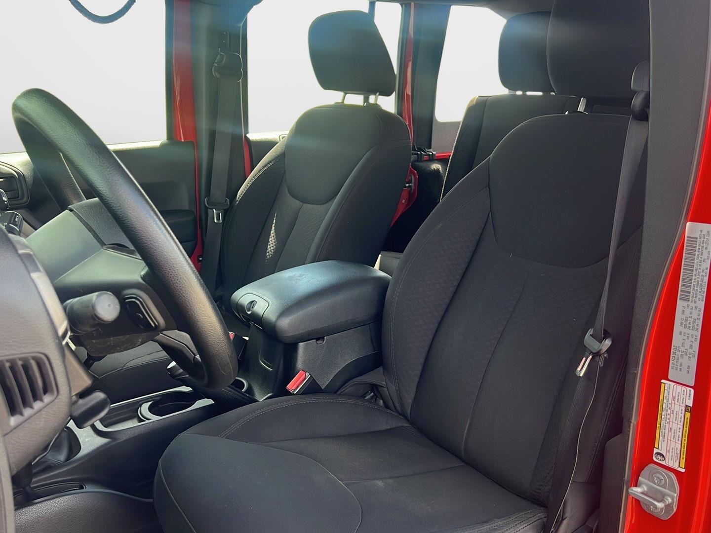 2015 Jeep Wrangler Unlimited photo 17 of 28