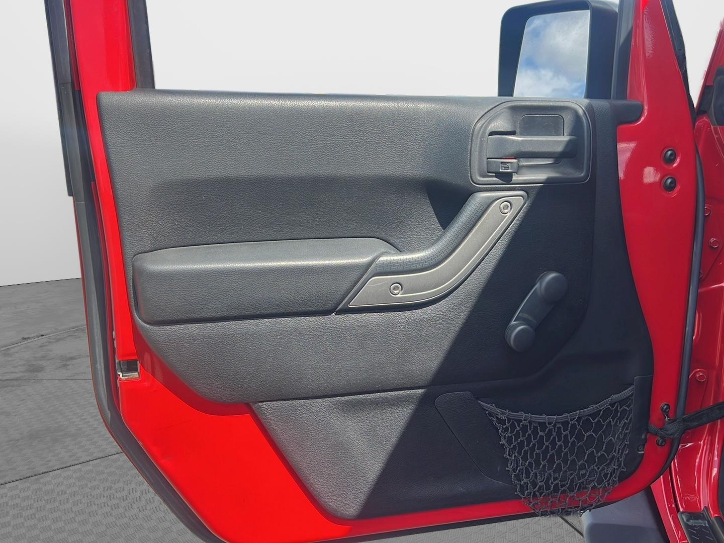 2015 Jeep Wrangler Unlimited photo 18 of 28