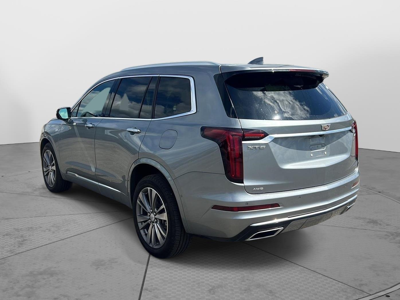 2025 Cadillac XT6 photo 6 of 60