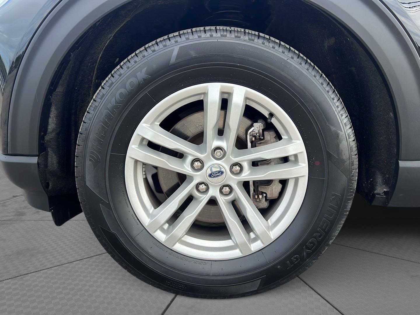 2023 Ford Explorer photo 5 of 51
