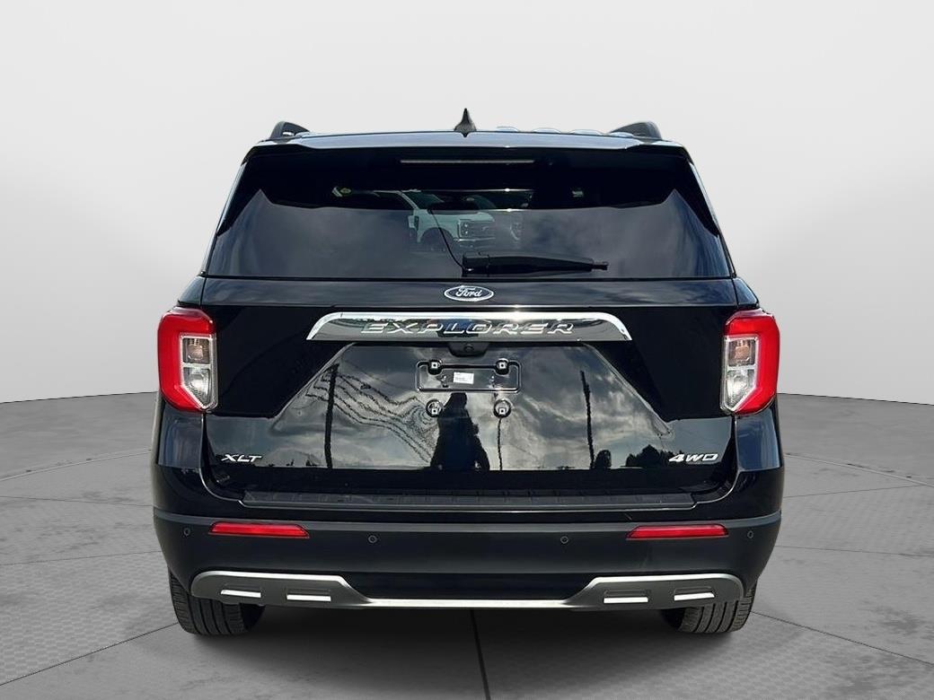 2023 Ford Explorer photo 7 of 51